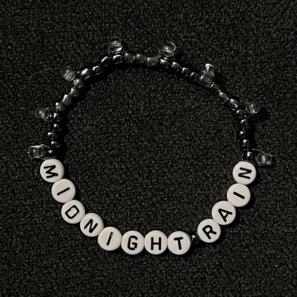 Taylor Swift midnight rain friendship bracelet - Picture 1 of 2